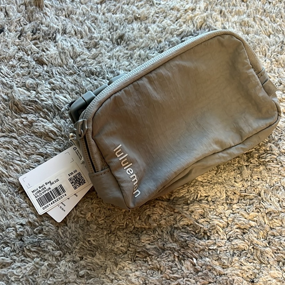 Lululemon Mini Belt Bags Set of 2 black and grey - Picture 2 of 3
